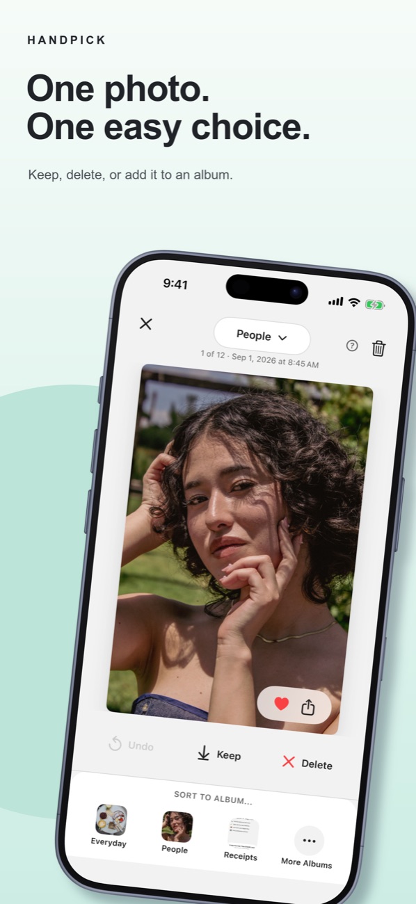 Review screen: one photo, one easy choice — keep, delete, or add to an album.